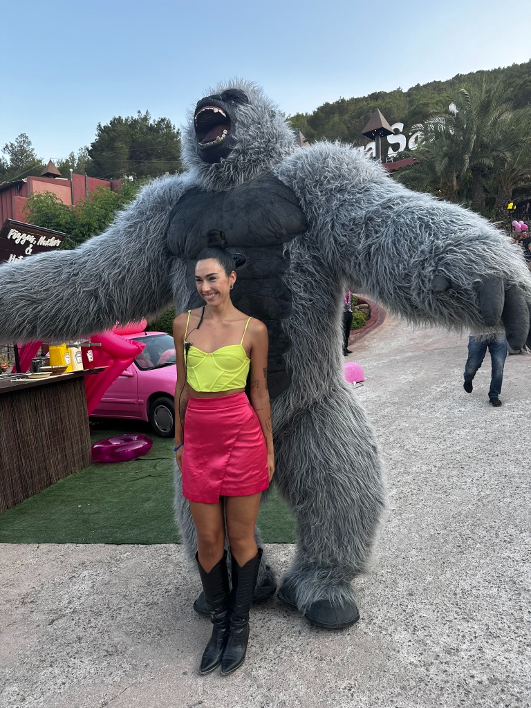 Inflatable Gorilla view 1