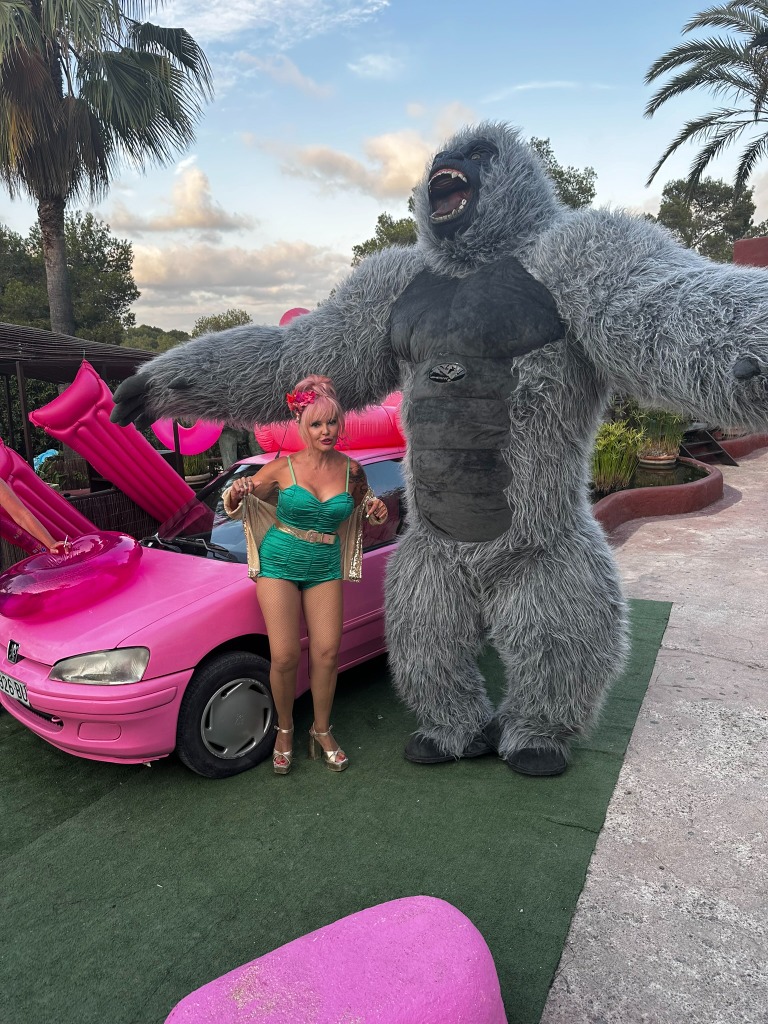 Inflatable Gorilla view 3