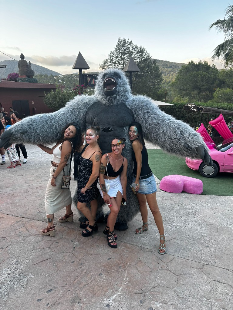 Inflatable Gorilla view 4